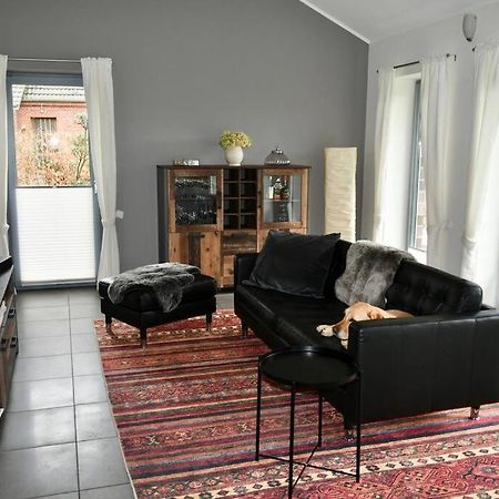 Unser Traumhaus Mit Wunderschoenem Garten Аурих Екстериор снимка