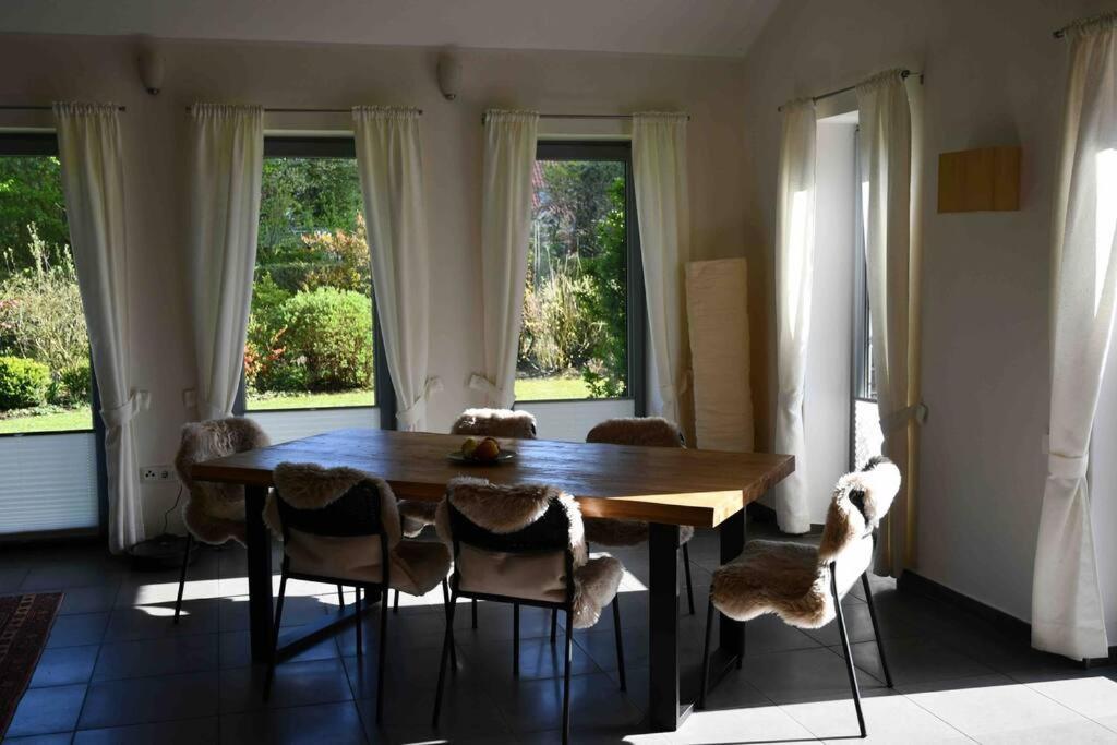 Unser Traumhaus Mit Wunderschoenem Garten Аурих Екстериор снимка